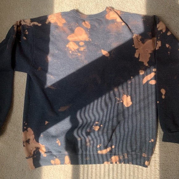 Handmade grey butterfly sweatshirt - Picture 3 of 3